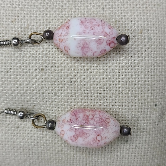 Earrings Dangle Pink White Glass Beads Casual Everyday Basic EUC Preppy Fashion - Picture 2 of 3